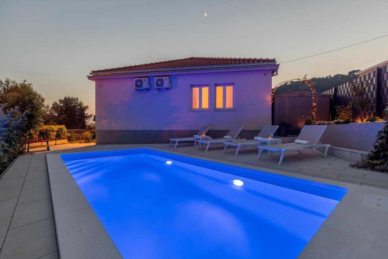Villa Katess With Heated Pool Spalato Esterno foto