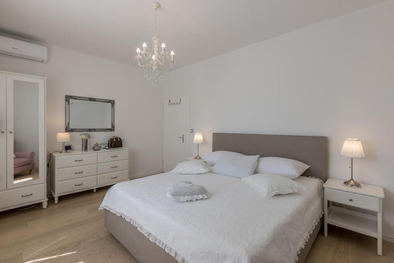 Villa Katess With Heated Pool Spalato Esterno foto