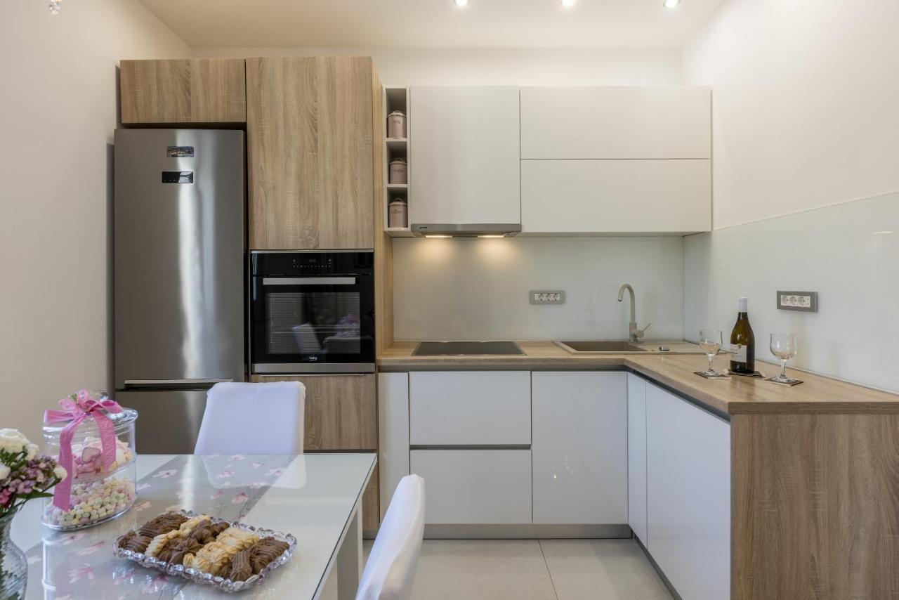 Villa Katess With Heated Pool Spalato Esterno foto