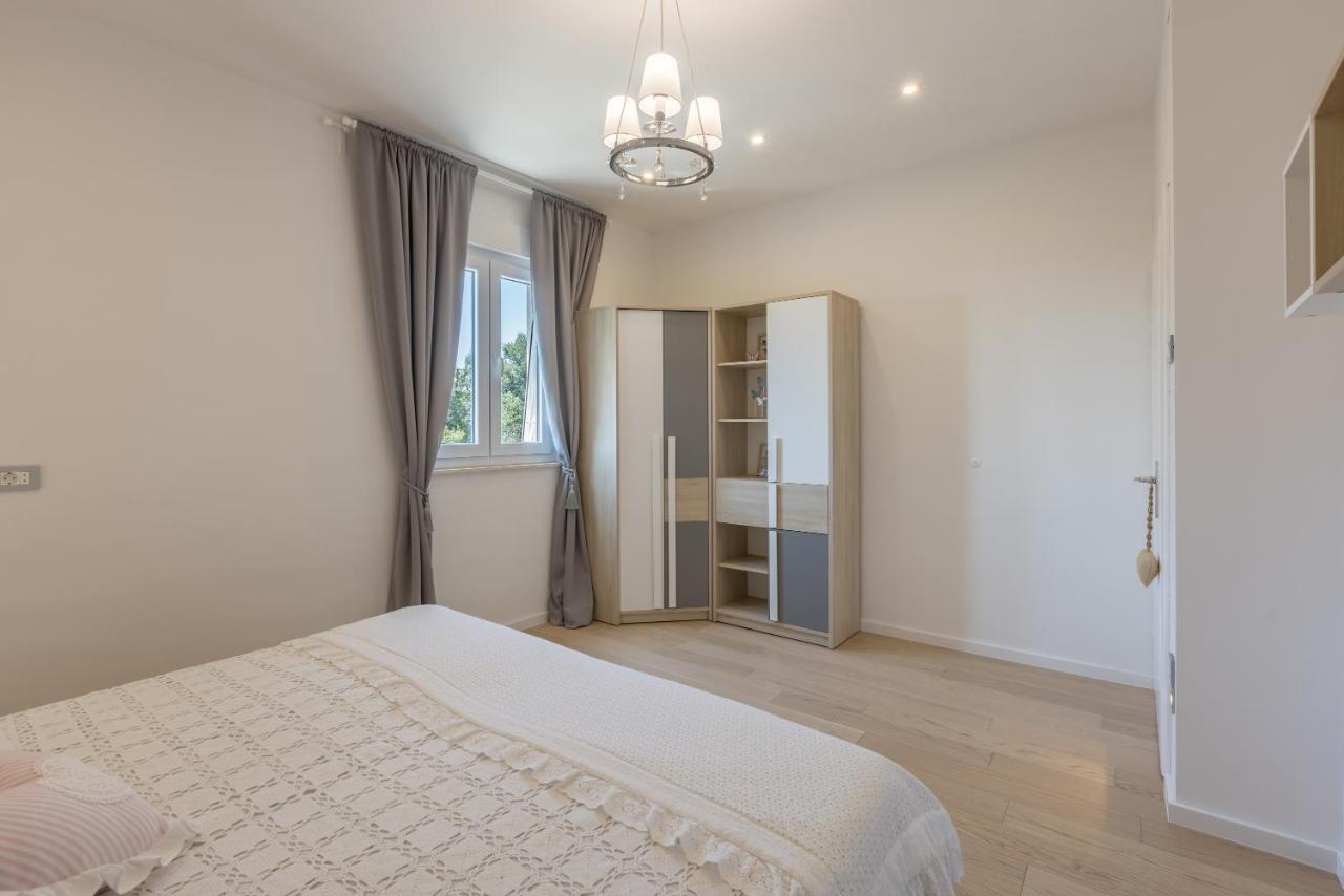 Villa Katess With Heated Pool Spalato Esterno foto